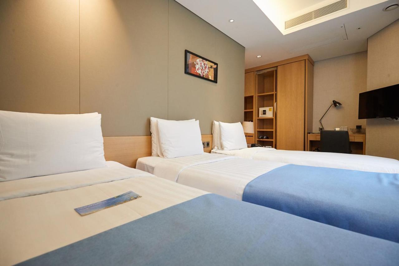 Days Hotel By Wyndham Seoul Myeongdong Extérieur photo