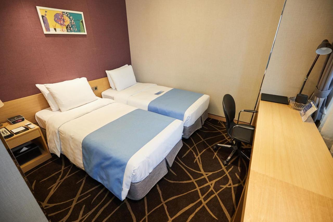 Days Hotel By Wyndham Seoul Myeongdong Extérieur photo