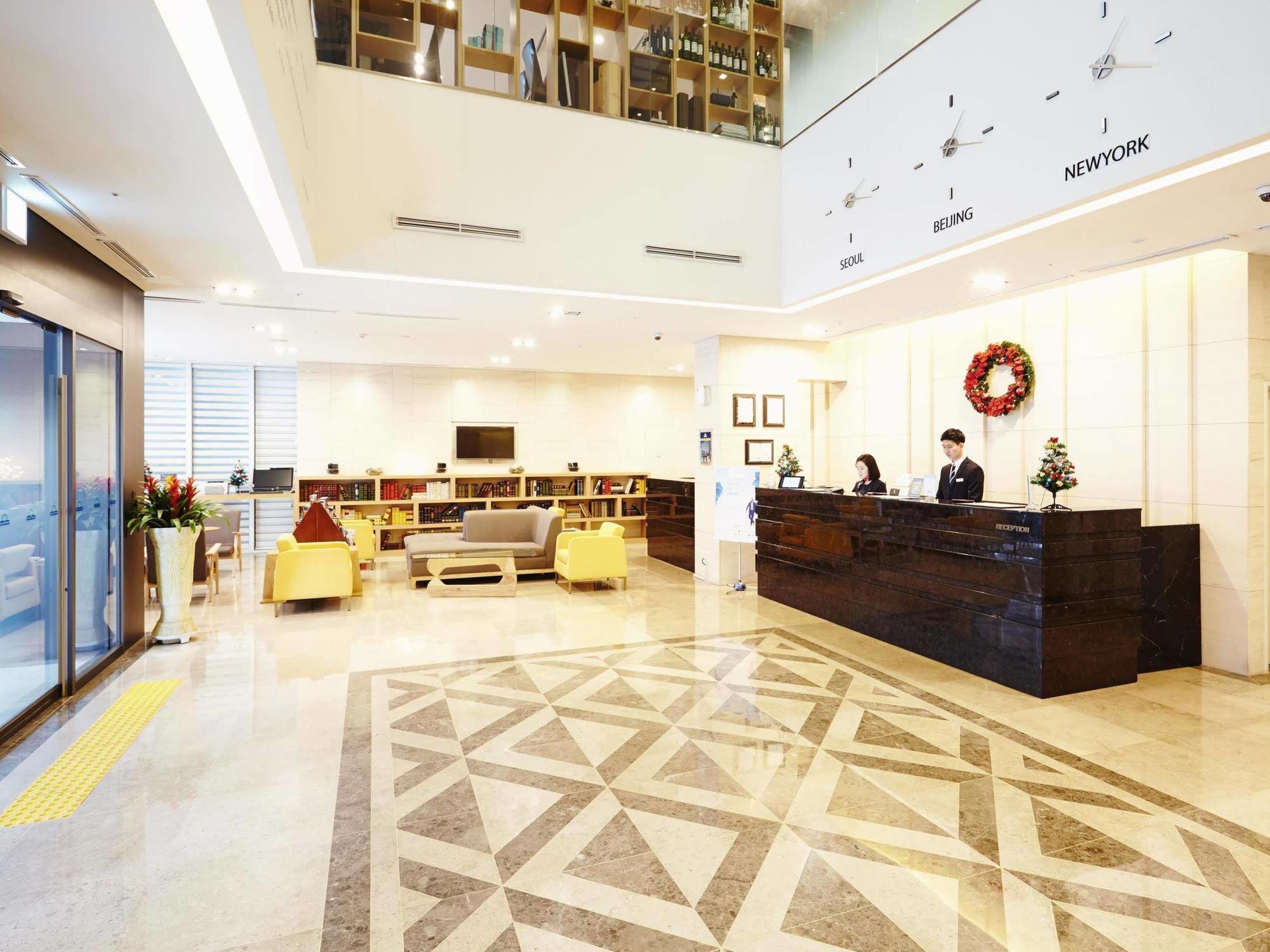 Days Hotel By Wyndham Seoul Myeongdong Extérieur photo