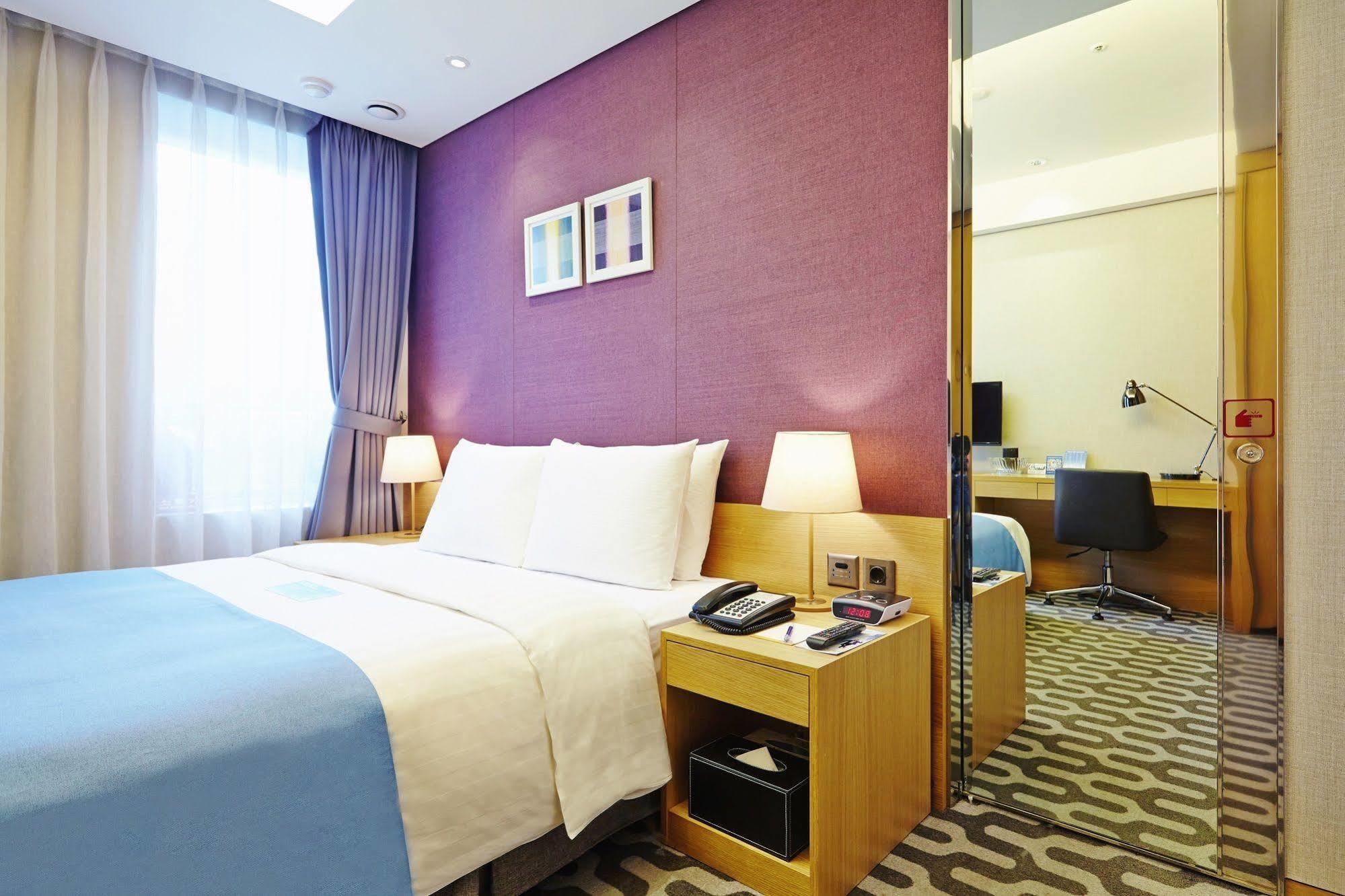 Days Hotel By Wyndham Seoul Myeongdong Extérieur photo