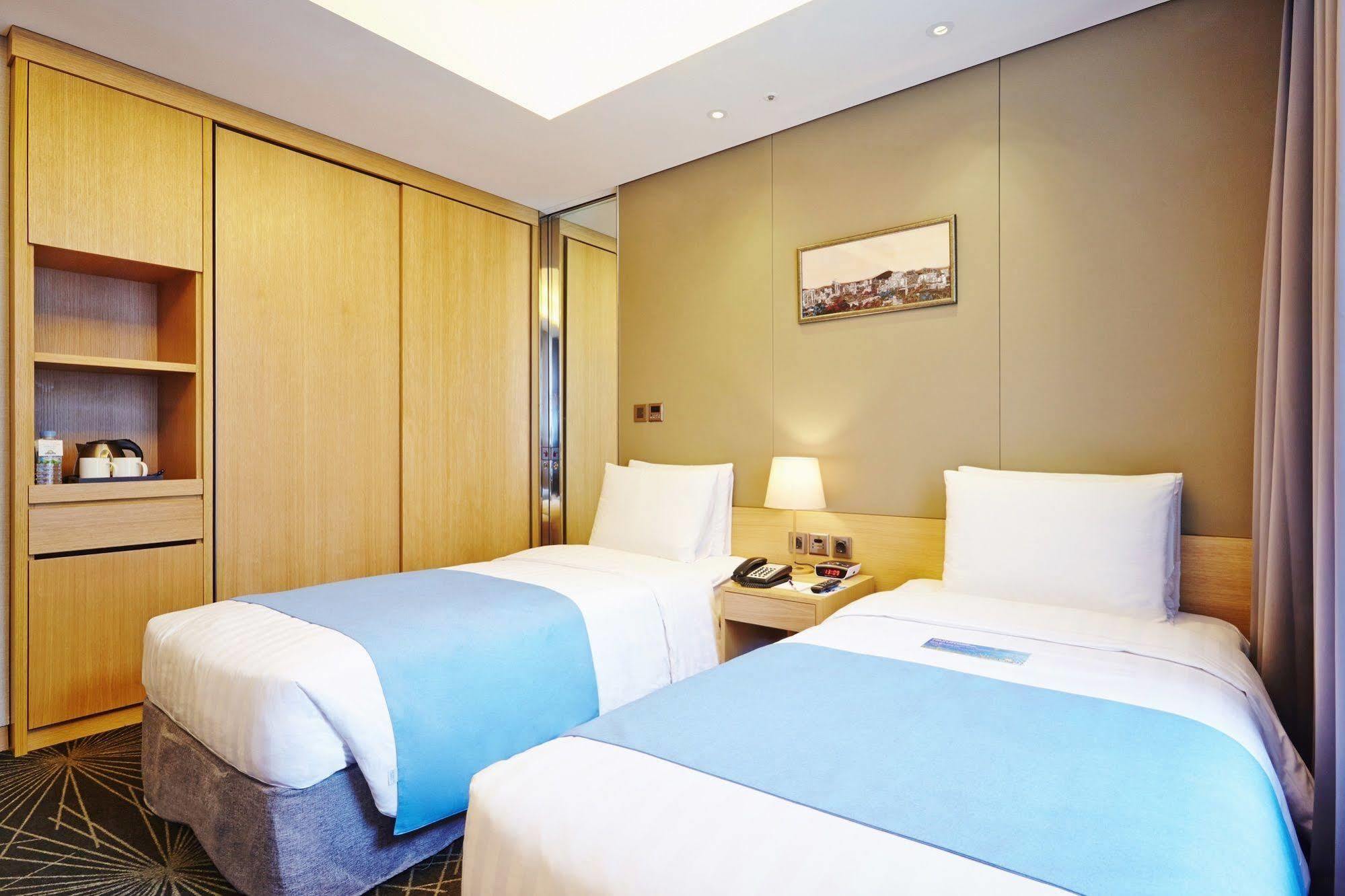 Days Hotel By Wyndham Seoul Myeongdong Extérieur photo
