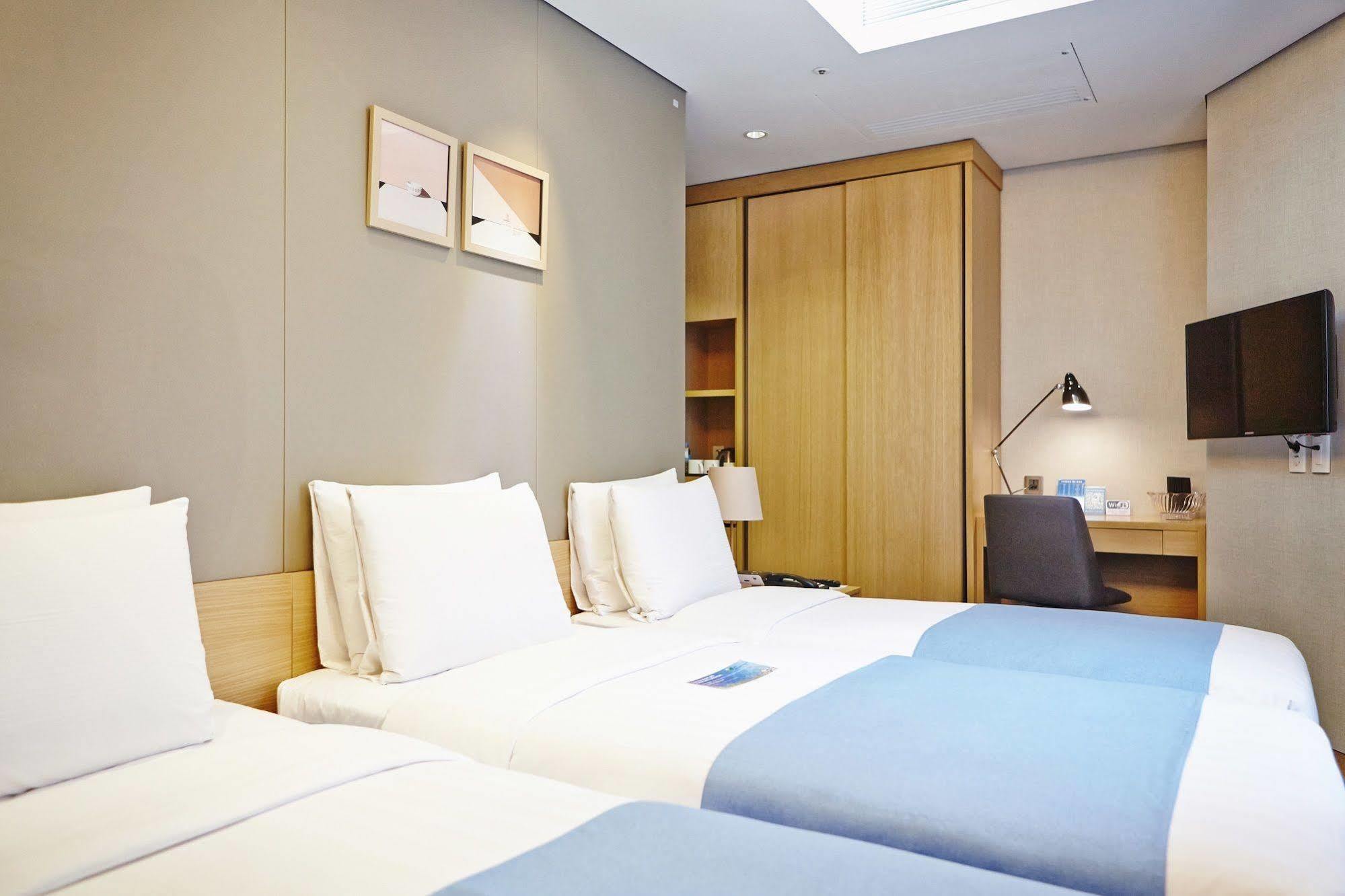 Days Hotel By Wyndham Seoul Myeongdong Extérieur photo