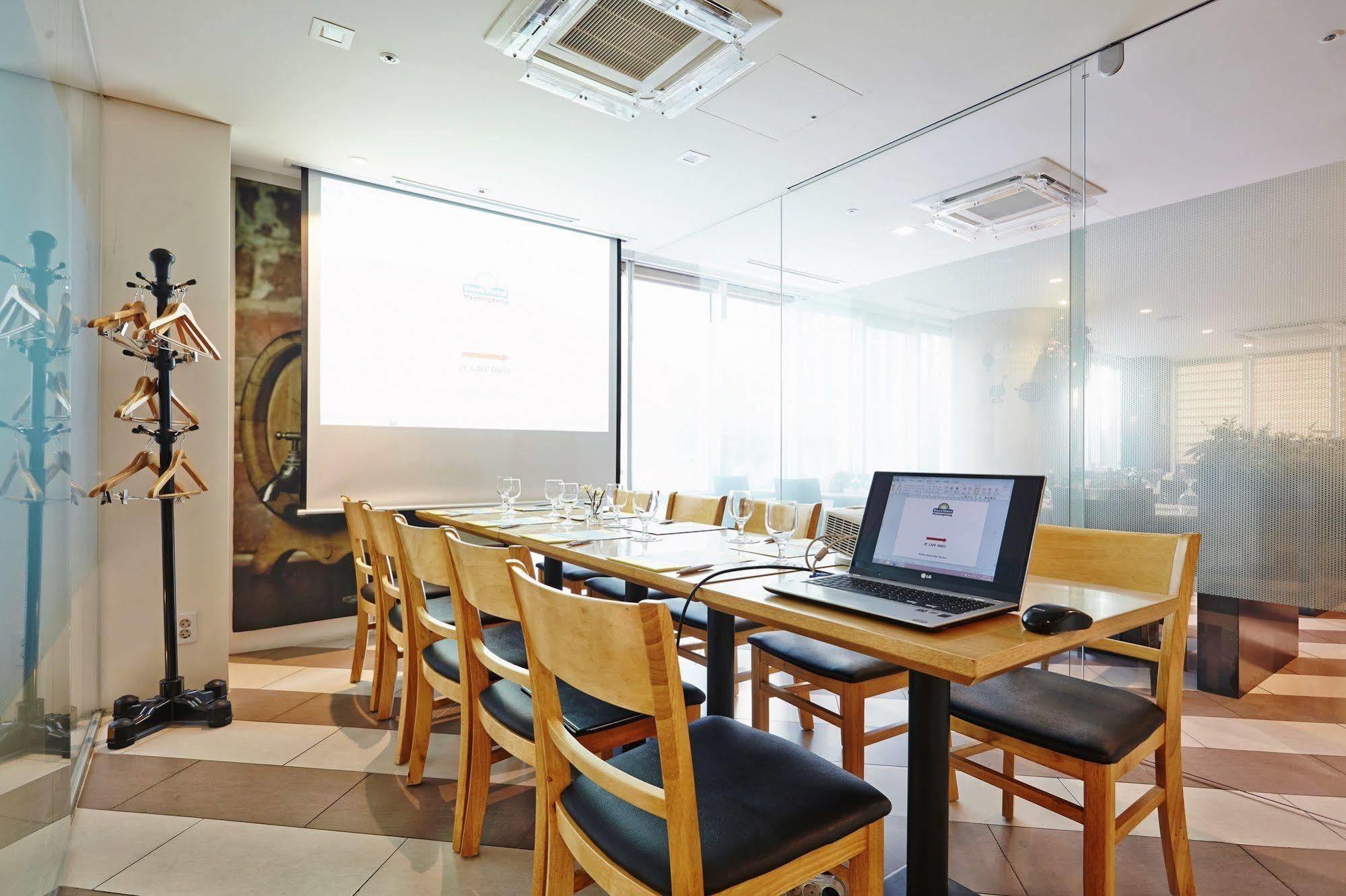 Days Hotel By Wyndham Seoul Myeongdong Extérieur photo
